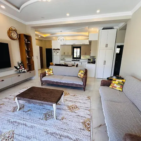 Champagne Villa Eskiomerler